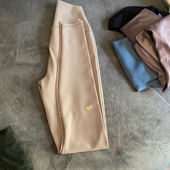 ALO Yoga Pants - Alo yoga leggings